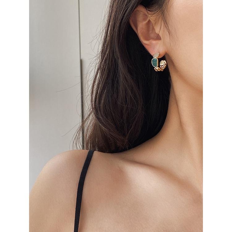 Bông tai nữ tròn cá tính đá ngọc màu xanh