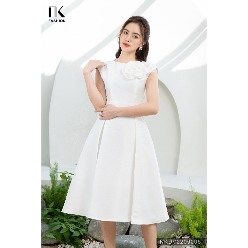 Đầm Dự Tiệc Dáng Xòe Đính Hoa Ngực Tinh Tế NK Fashion Chất Vải Dày Dặn Đứng Form Chuẩn Thanh Lịch NKDV2209005