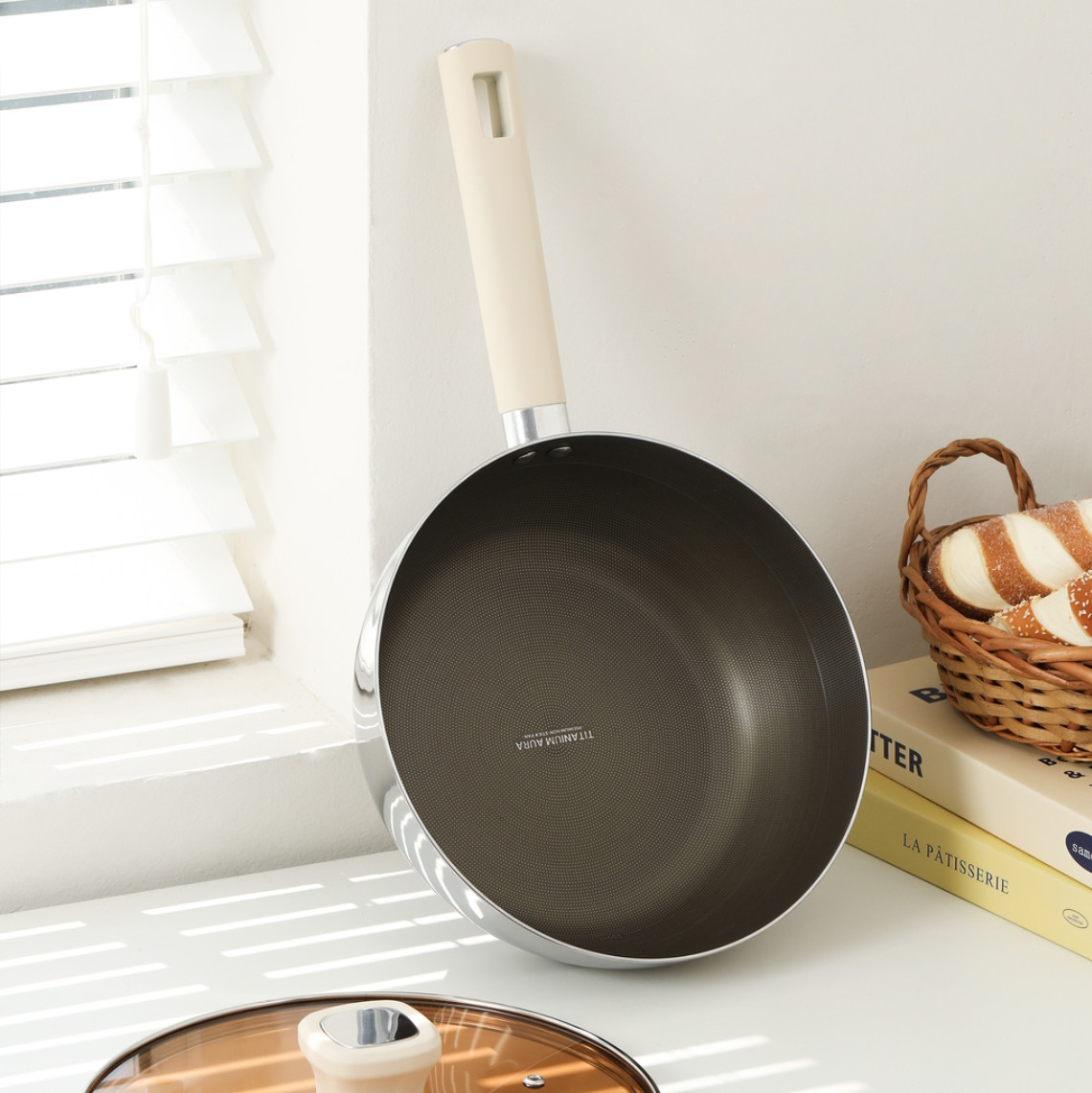 (NEW HOT) Chảo Chống Dính Sâu Lòng Titanium 28cm Aura Haatz HTA828 Có Vung Bảo Hành Chính Hãng 5 Năm