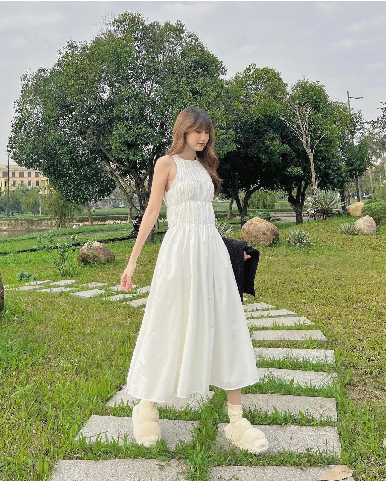 Đầm trắng sat nách maxi kèm khoác ngoài ulzzang