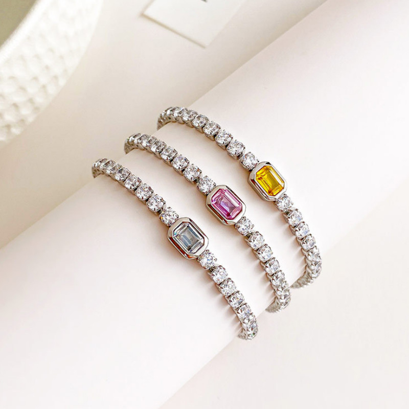 Lắc Tay Nữ Đính Đá Zircon Titan Ko Đen TT 4284