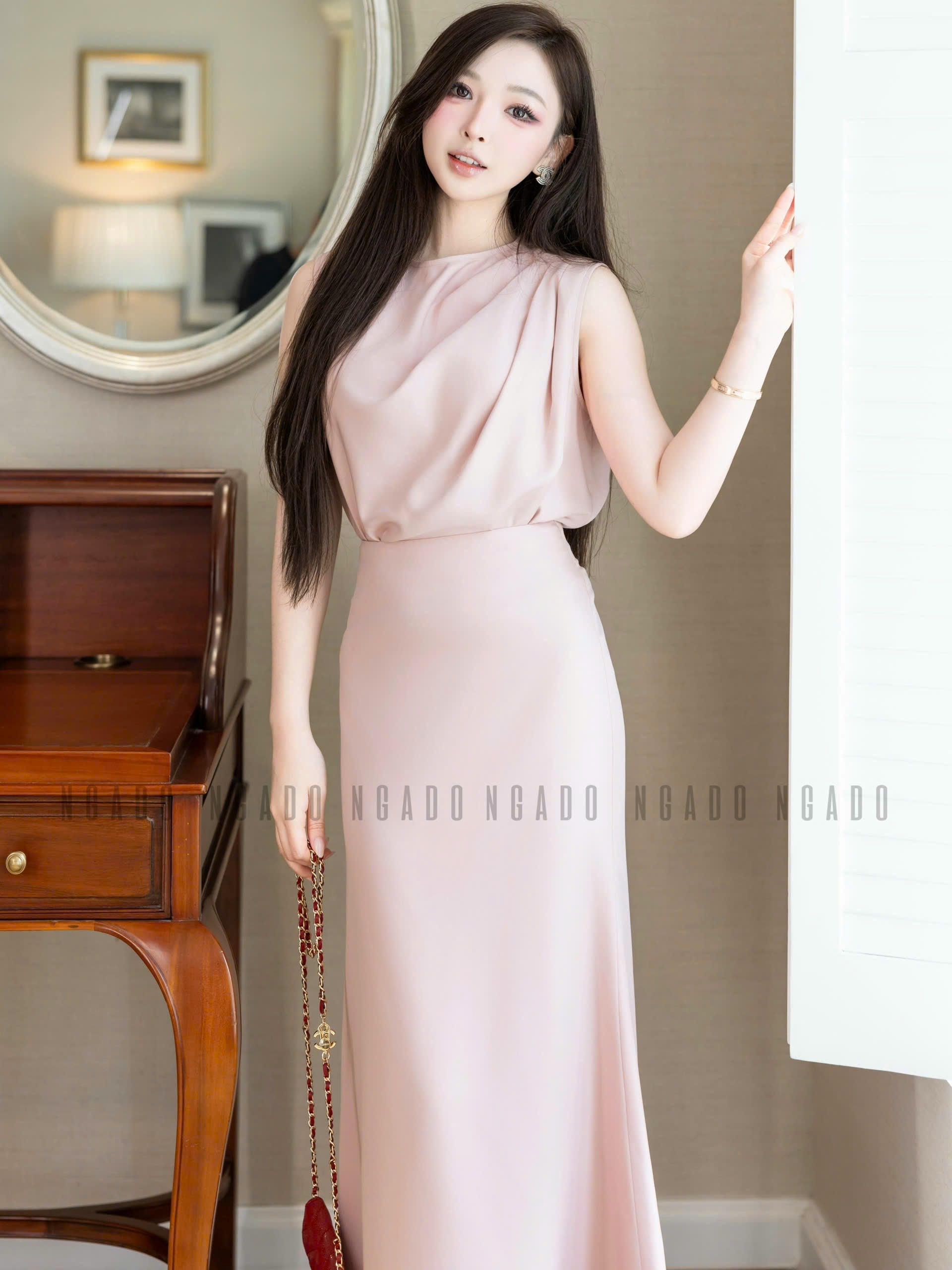 Set áo váy hồng sát nách xếp ly NGADO , set áo váy dài , set áo váy hồng