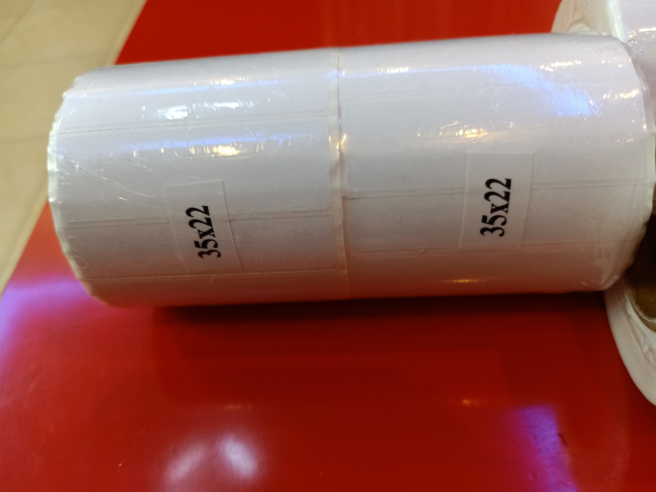 Giấy in mã vạch nhiệt 2 tem 35x22