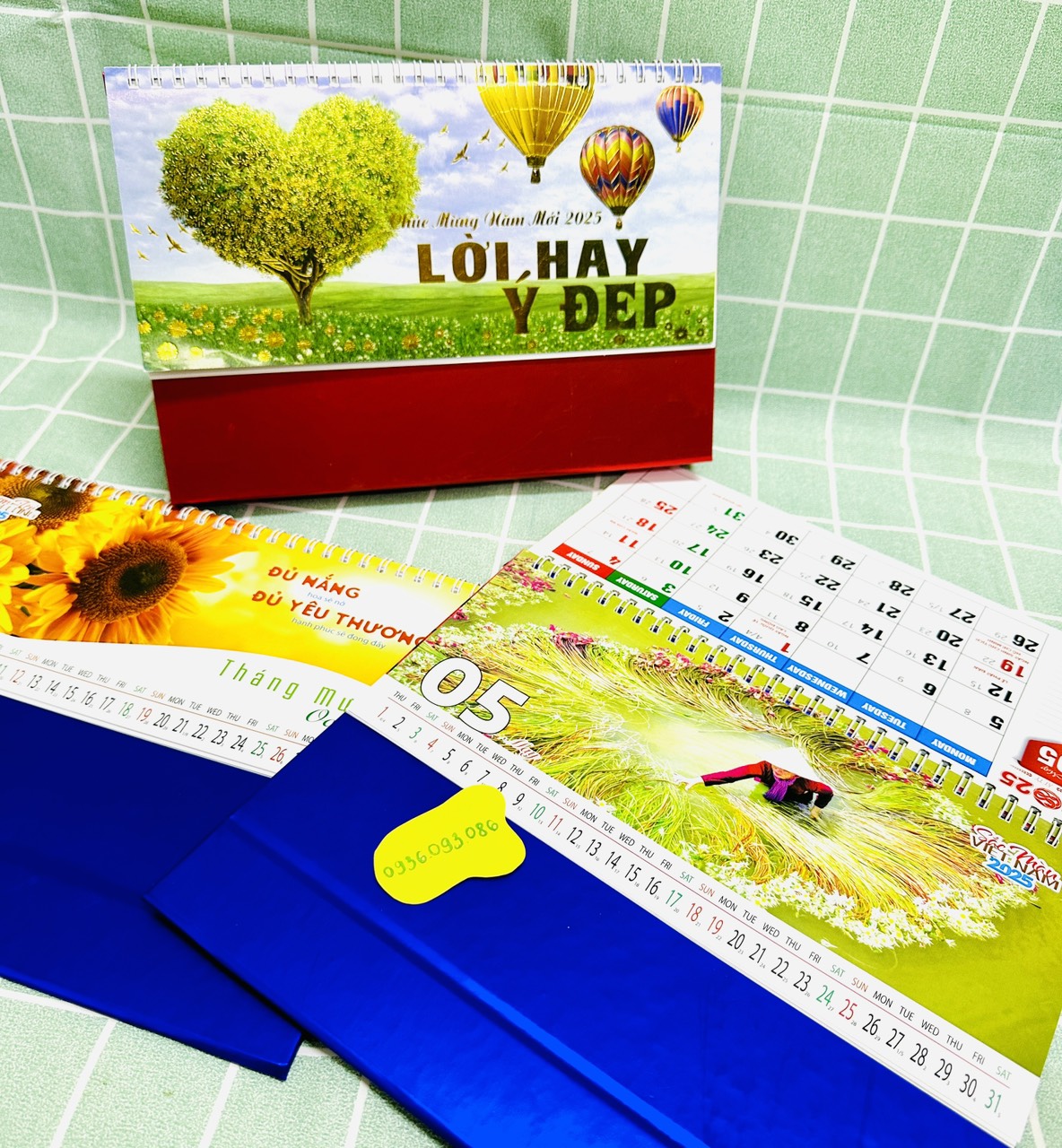 Lịch Để Bàn 2025 Dạng Đứng (17*19cm) Và Ngang (12*25cm) Nhiều Mẫu Đẹp Ý Nghĩa ,Bìa Ép Kim Điển Hình Cao Cấp, Sang Trọng, Tiện Dụng Giấy Dày 200gsm-Mẫu Thịnh Vượ