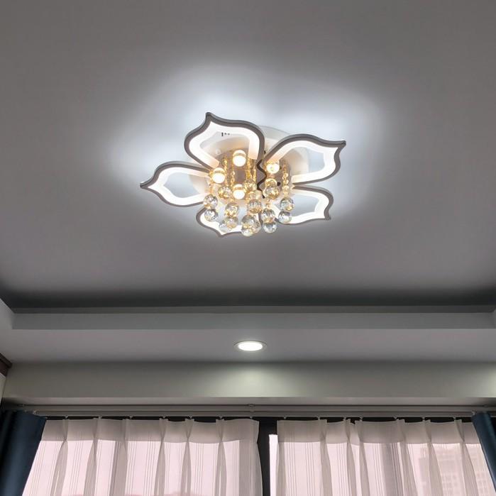 Đèn ốp trần HISE 5 cánh cao cấp trang trí nhà cửa hiện đại với 3 chế độ ánh sáng .