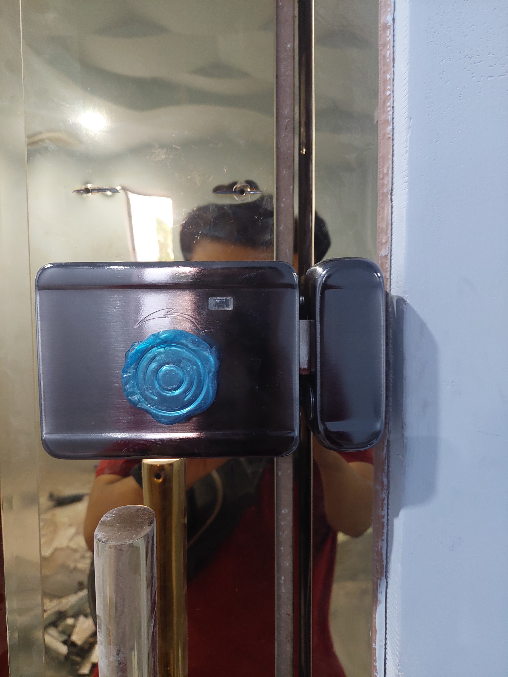Khóa thông minh HLO-107 thao tác qua App, vân tay mặt ngoài, bảo mật 5 chức năng