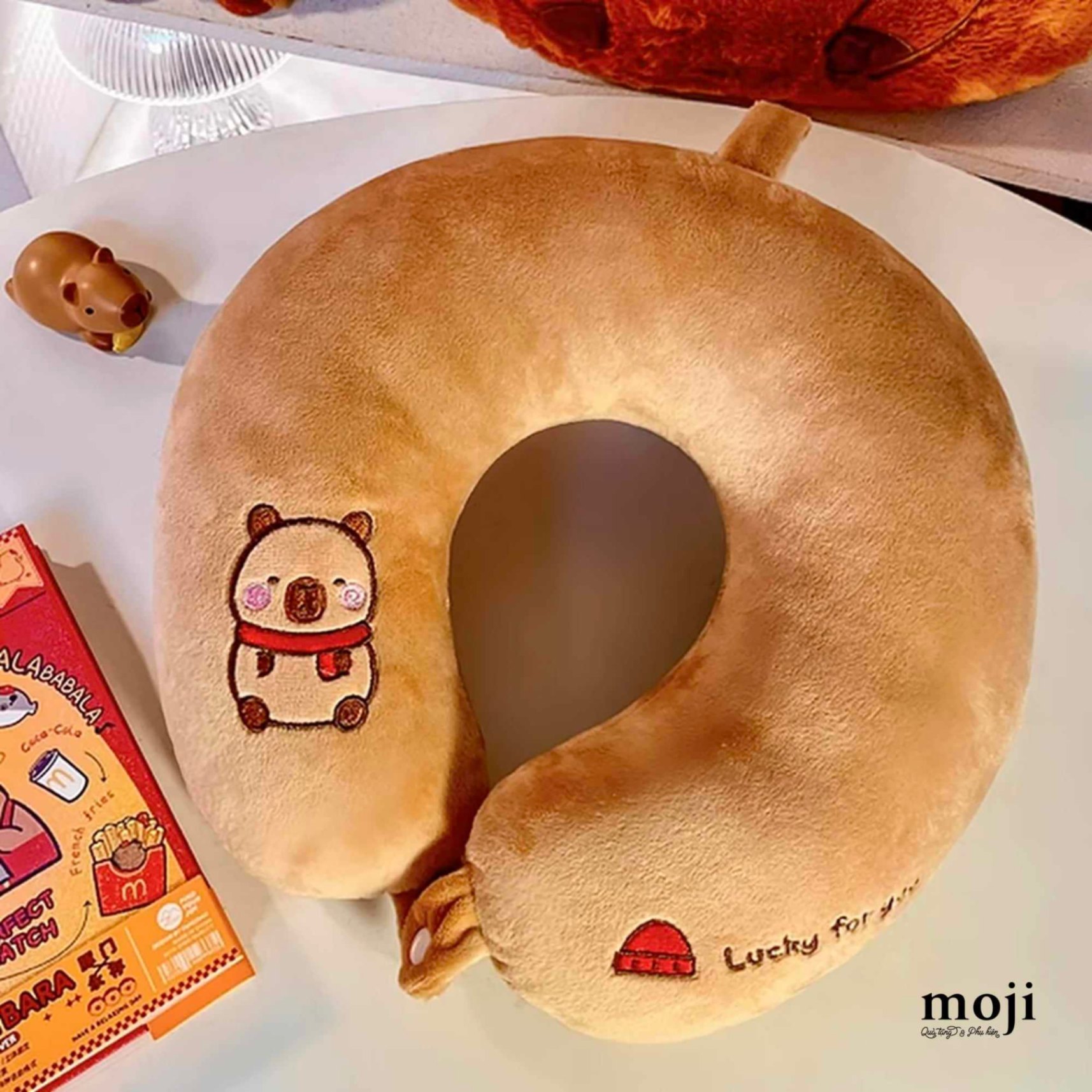 Gối Chữ U Capybara Cao Cấp Dùng Cho Văn Phòng Du Lịch Máy Bay Có Nút Cài Cổ