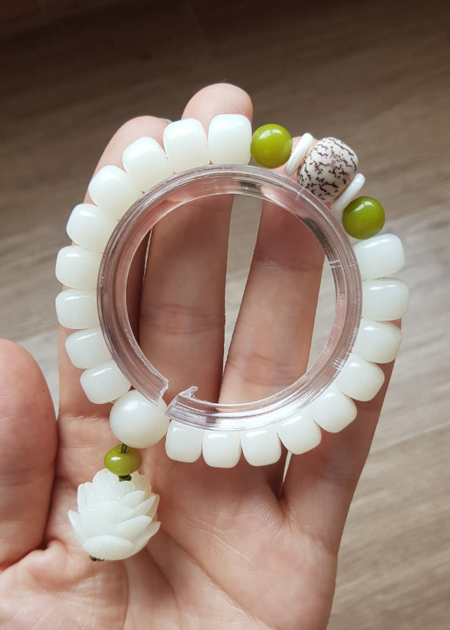 Vòng tay bồ đề trắng Chuỗi kim cang bồ đề tự nhiên cao cấp BĐ34 phối sen 5 tầng