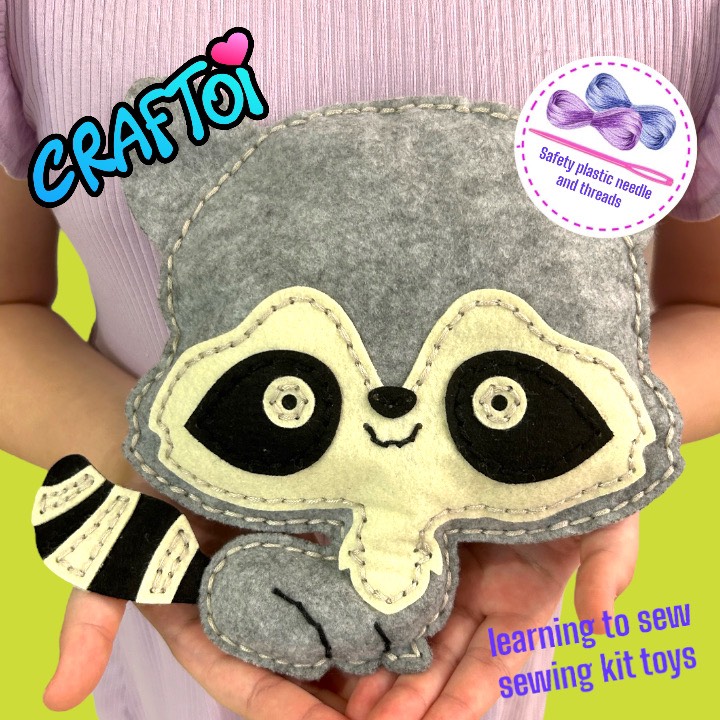 KIM NHỰA Bộ Thủ Công Trẻ Tự Làm Thú Bông 5+ RACCOON BOO Craftoi Felt Sewing toy prepunched holes plastic needle