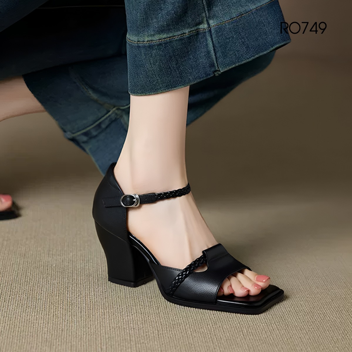 Sandal nữ gót vuông ROSATA RO749 -6p- Đen, Kem - BKSTORE - HÀNG VIỆT NAM