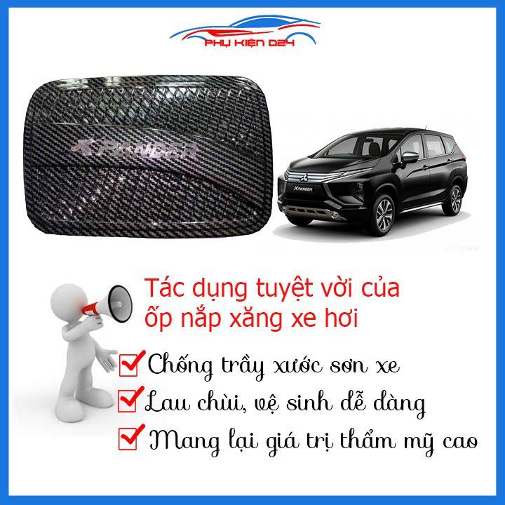 Ốp nắp bình xăng Xpander 2018-2020 vân cacbon chống trầy trang trí ô tô