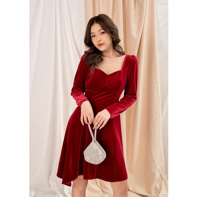 Váy cổ vuông cúp ngực thân bổ mảnh