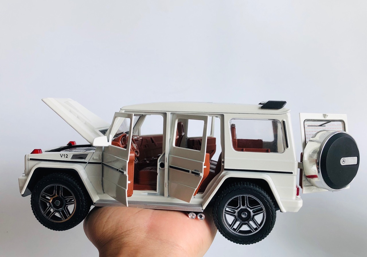 Mô hình xe Mercedes G63 AMG Kim loại sắt - XLG