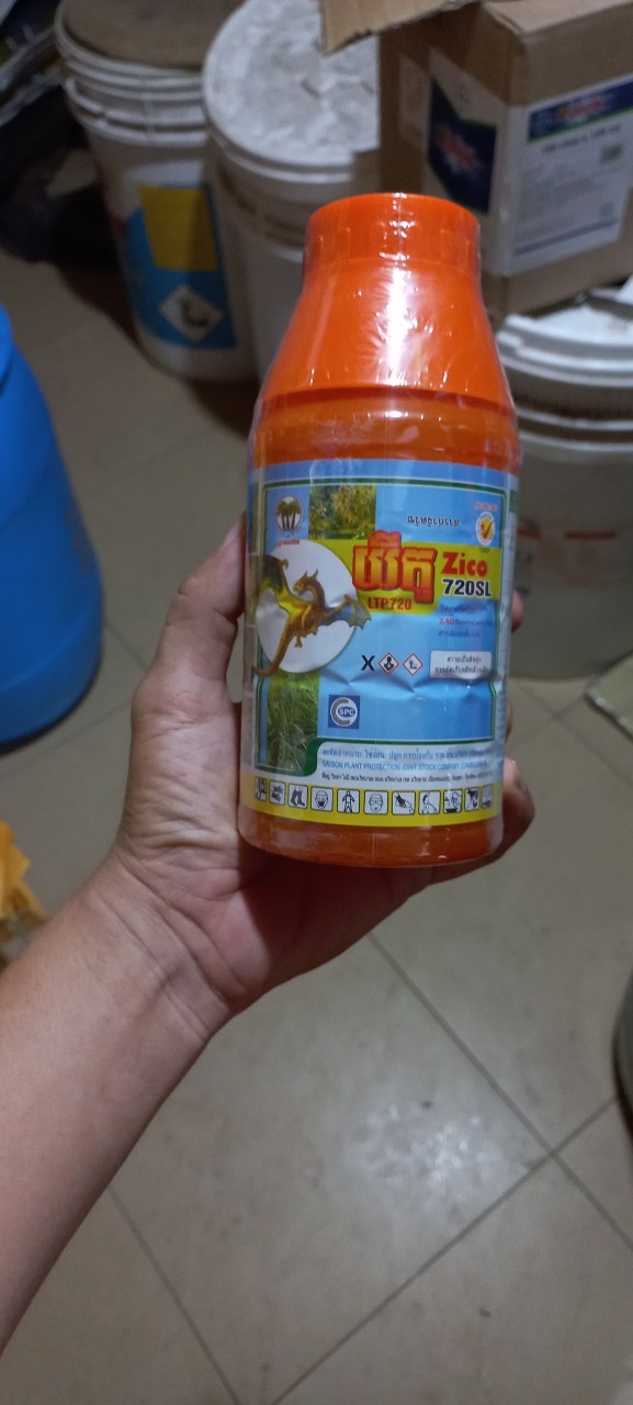 Diệt cỏ lưu dẫn 2.4d. chai 450ml diệt cỏ tận gốc.