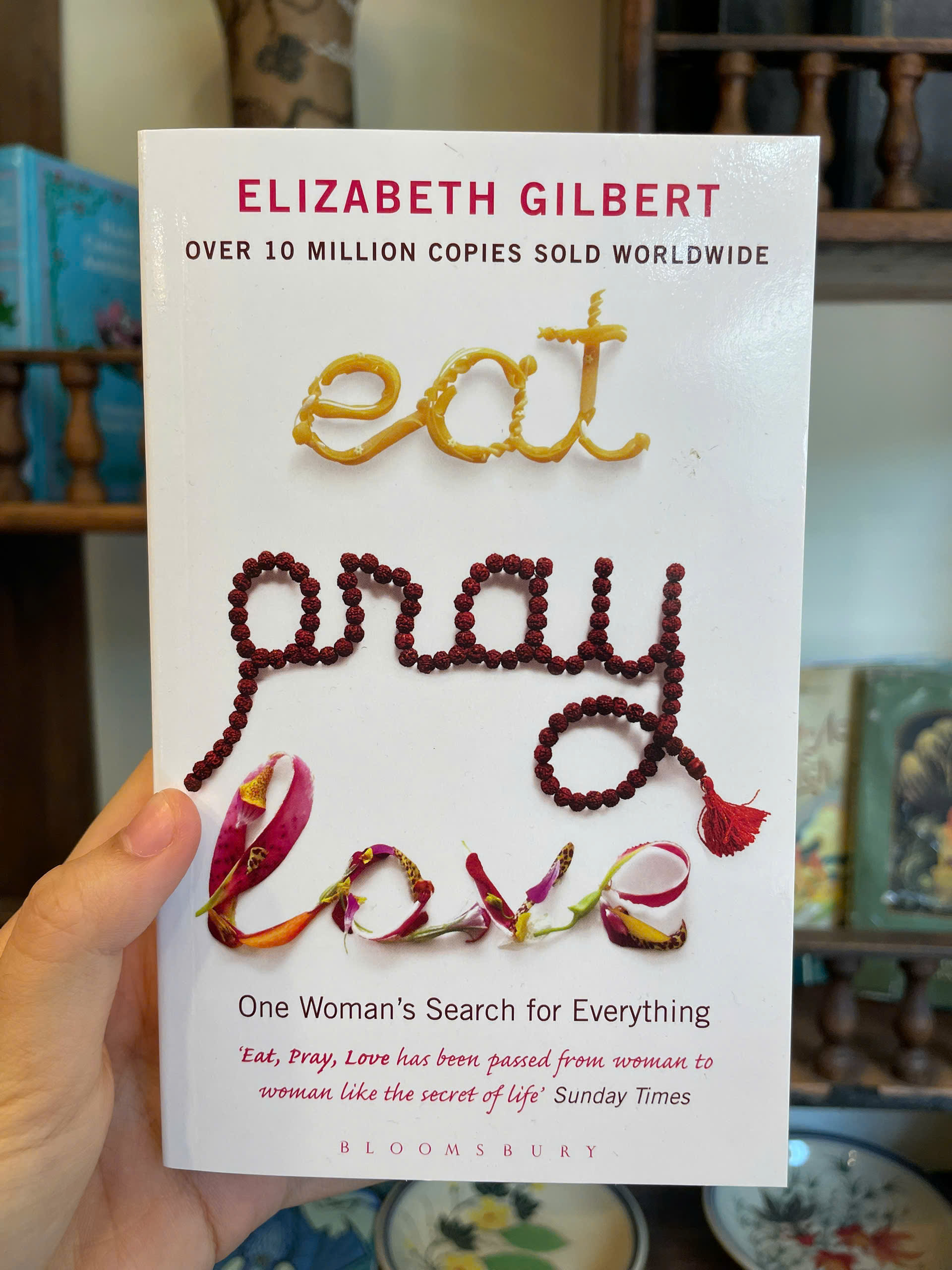 Sách - Eat Pray Love: One Woman's Search for Everything by Elizabeth Gilbert -  Memoir English book