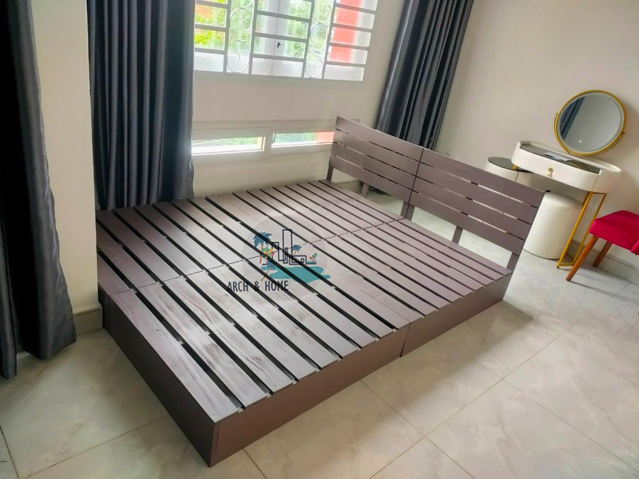 Giường Pallet Gỗ Thông Có Tab Đầu