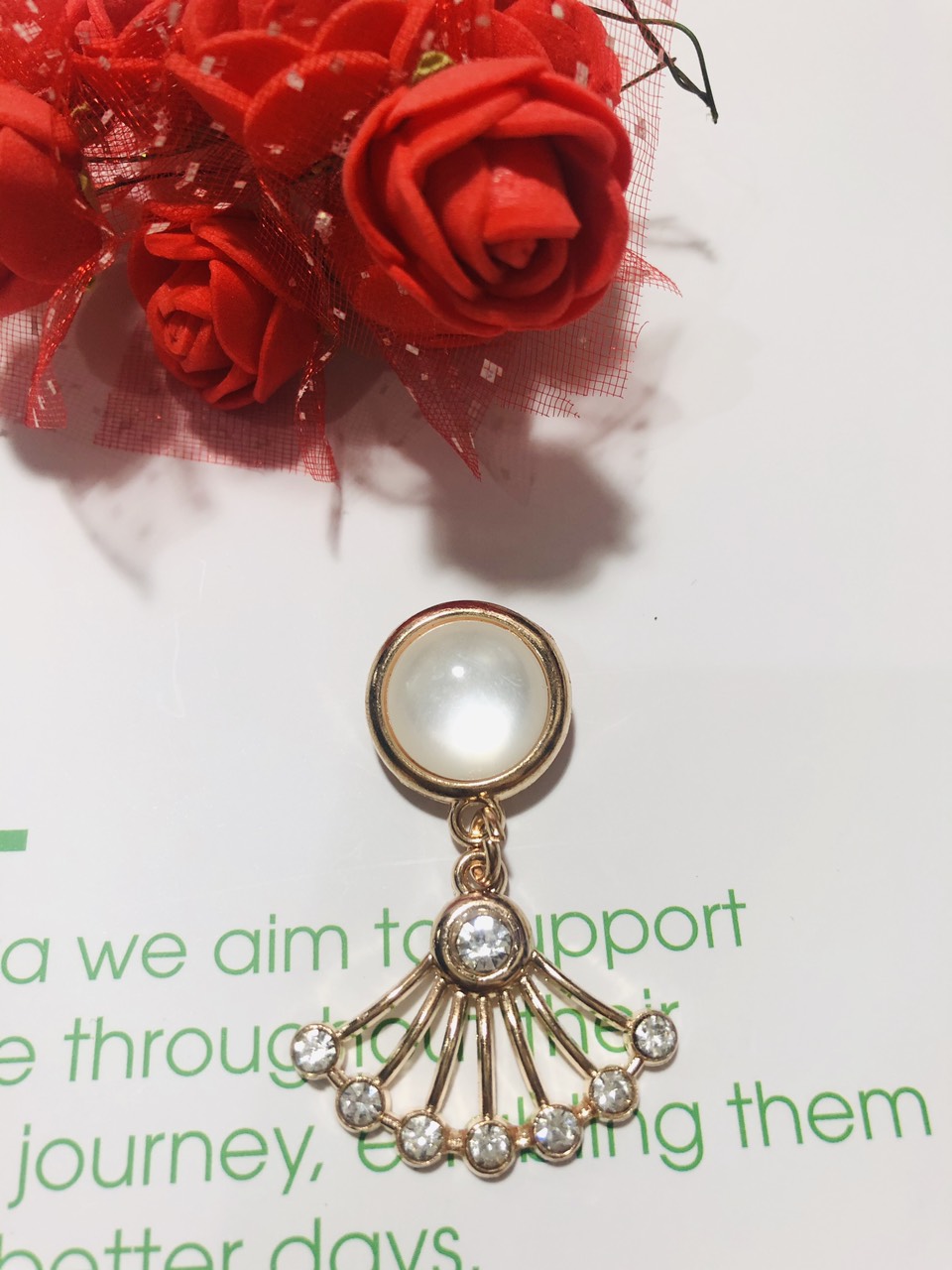 Cài áo thả hình rẽ quạt. Dài 5cm