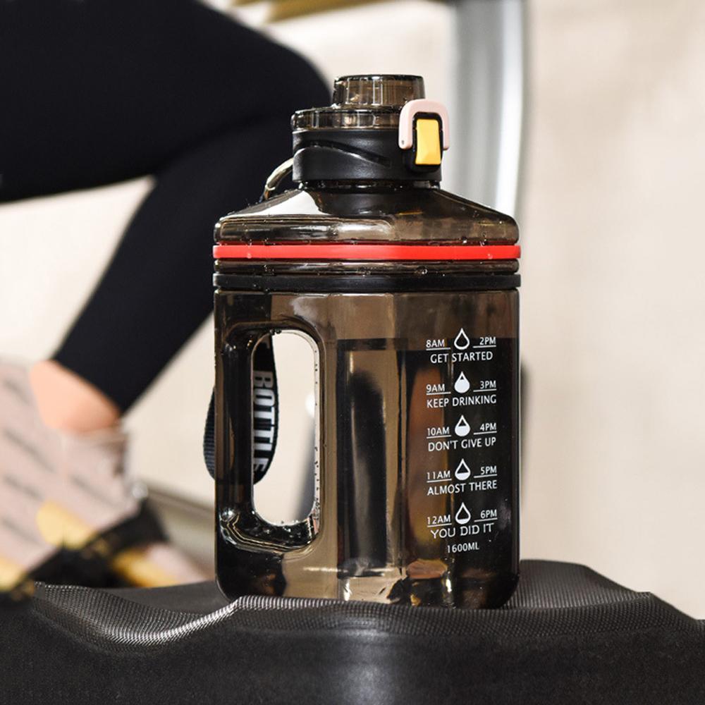 Bình Đựng Nước 2,2L Dễ Thương Có Vạch Báo Giờ Uống Nước Có Tay Cầm