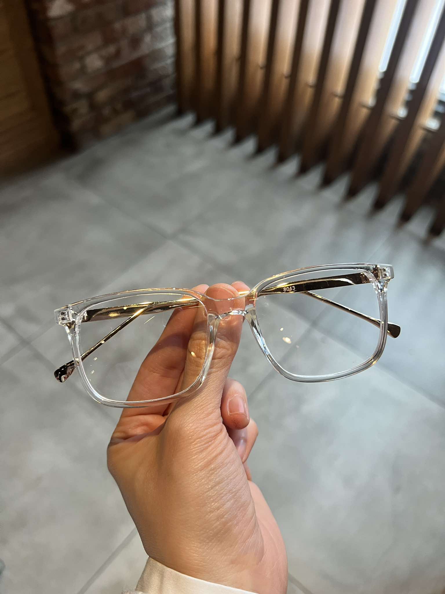 Kính Trong suốt Mắt vuông kim loại