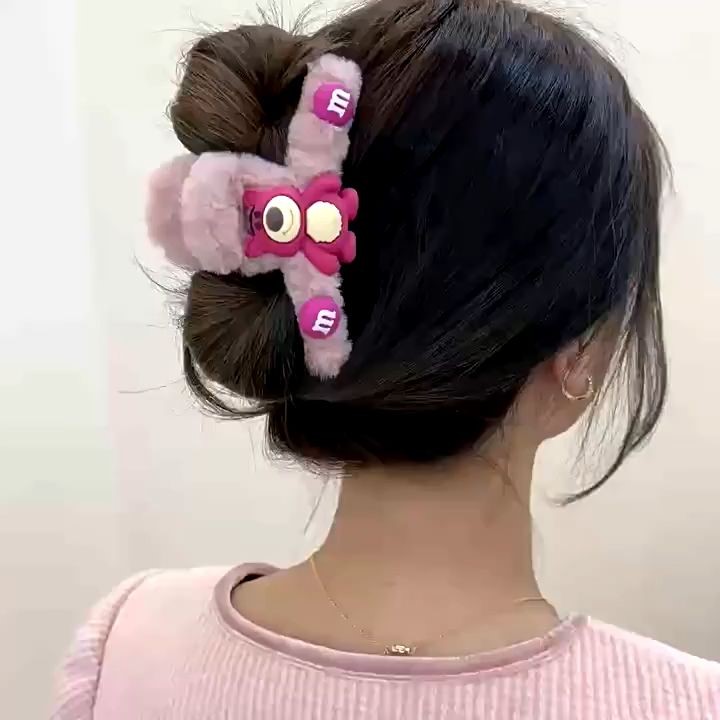 Kẹp tóc gấu dâu Losto lông nhung siêu mịn style Hàn Quốc - Kẹp càng cua loại dài gấu hồng đính charm gấu Losto