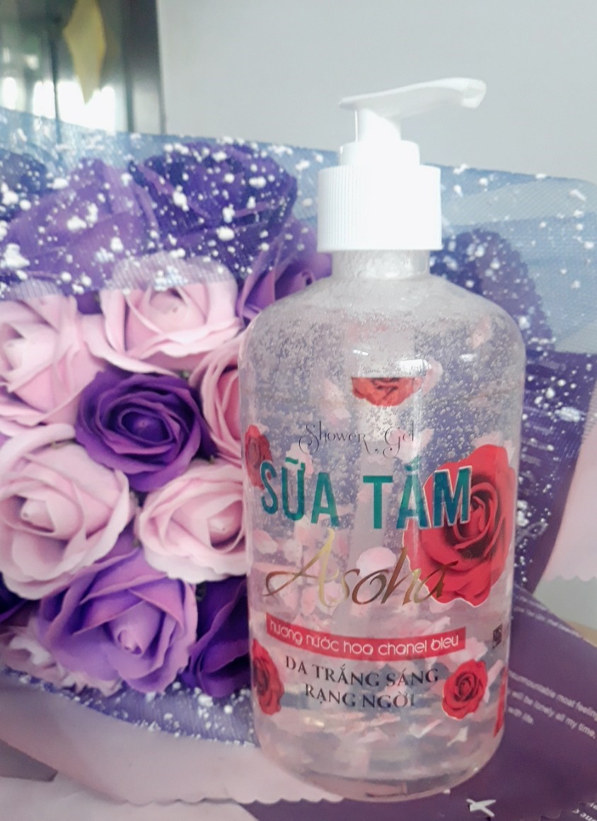 Sữa Tắm Gel Cánh Hoa Hương Nước Hoa Bleu 550ml