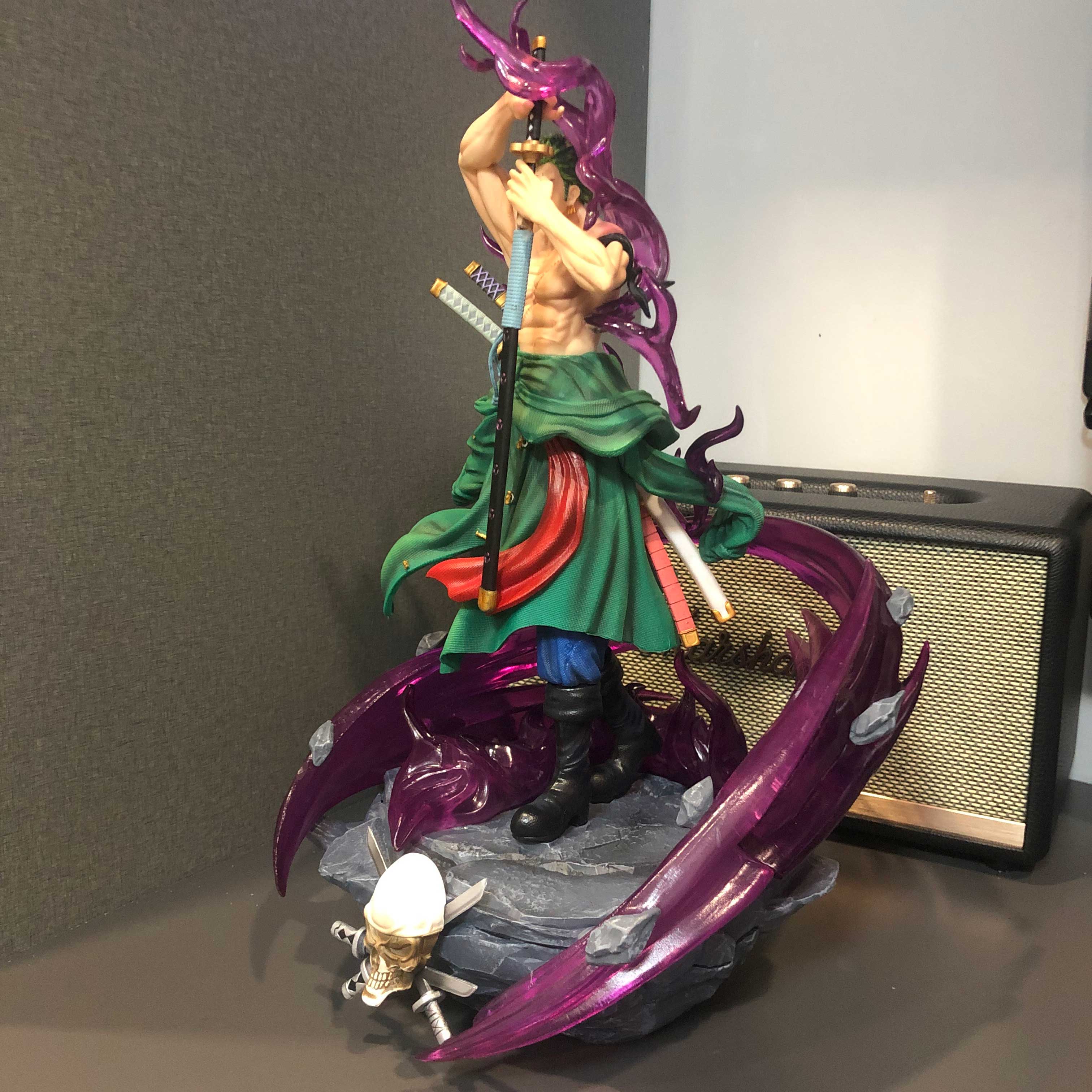 Mô hình Zoro Hắc Kiếm 43 cm BẢN CAO CẤP có LED  - One Piece
