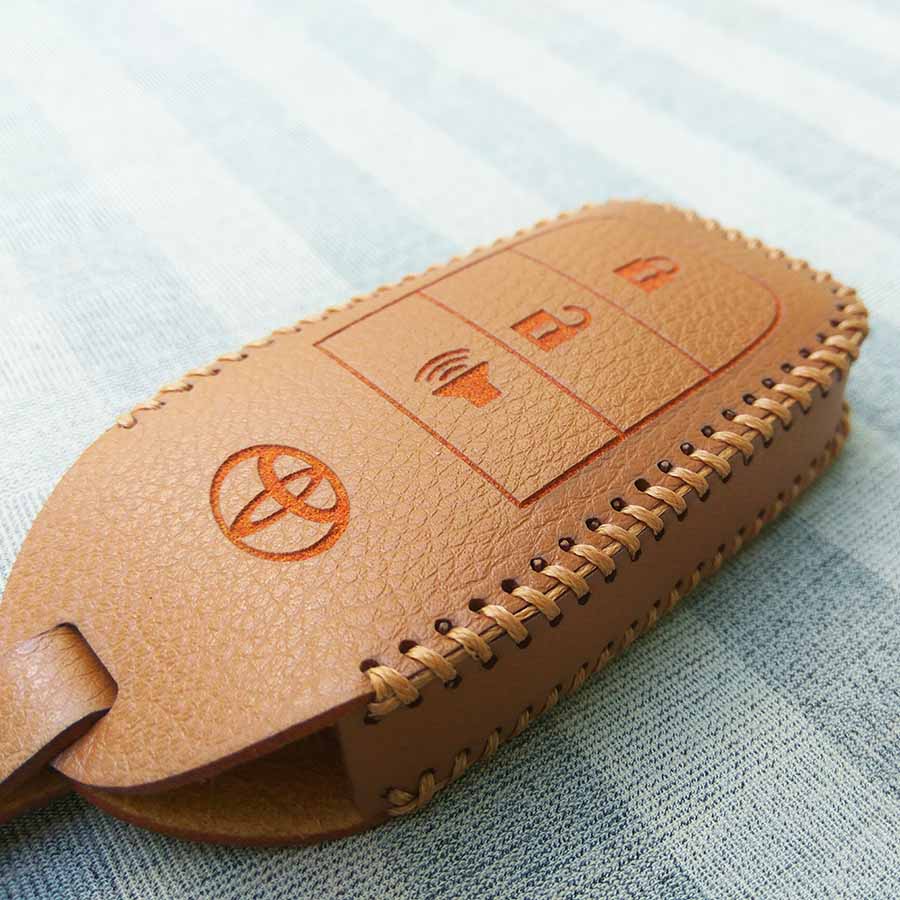 Bao da 3 nút chìa khóa smartkey cho xe hơi Toyota Fortuner