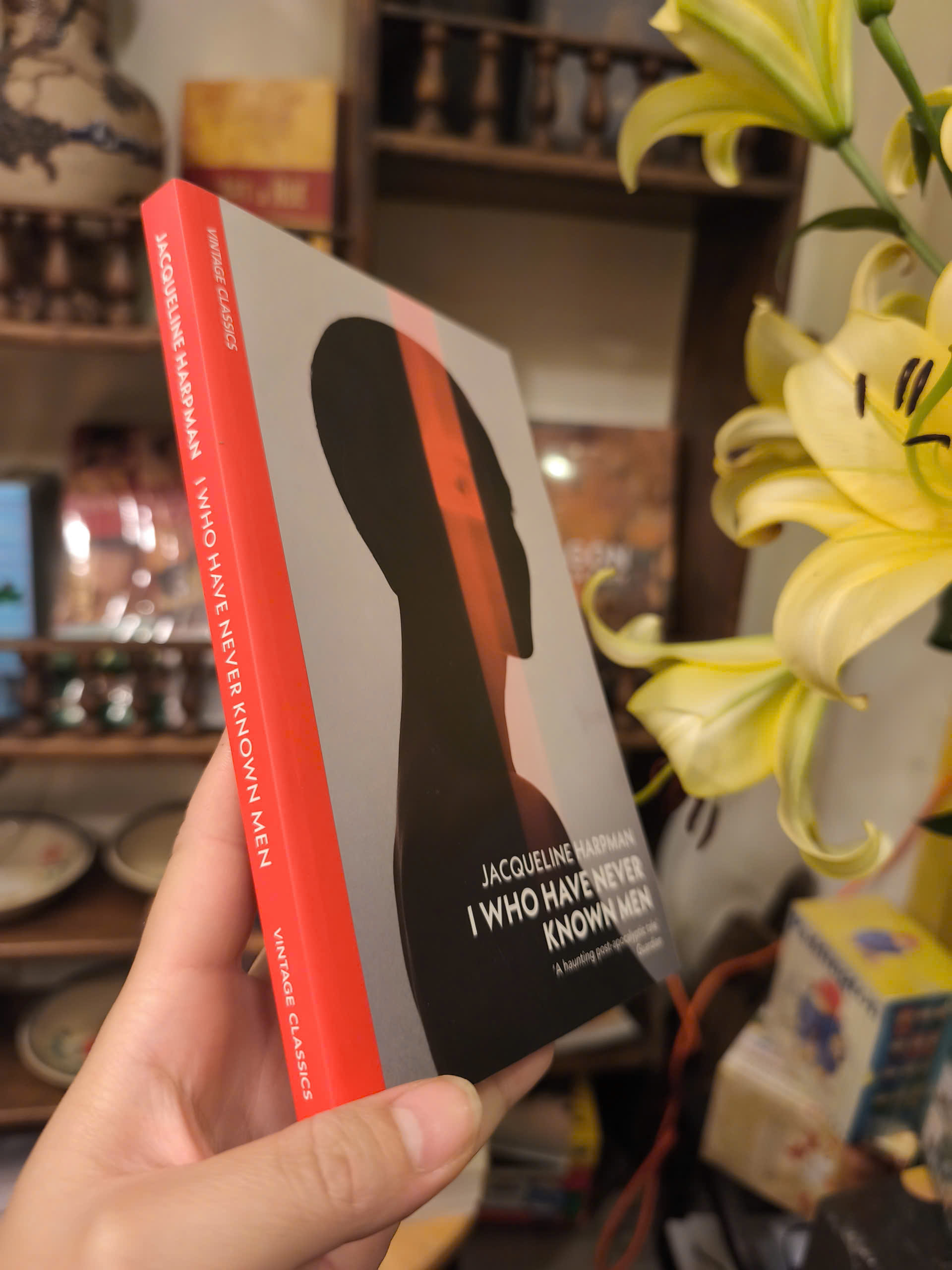Sách - I Who Have Never Known Men by Jacqueline Harpman | Dystopia Fiction / Ngoại văn Nhập khẩu
