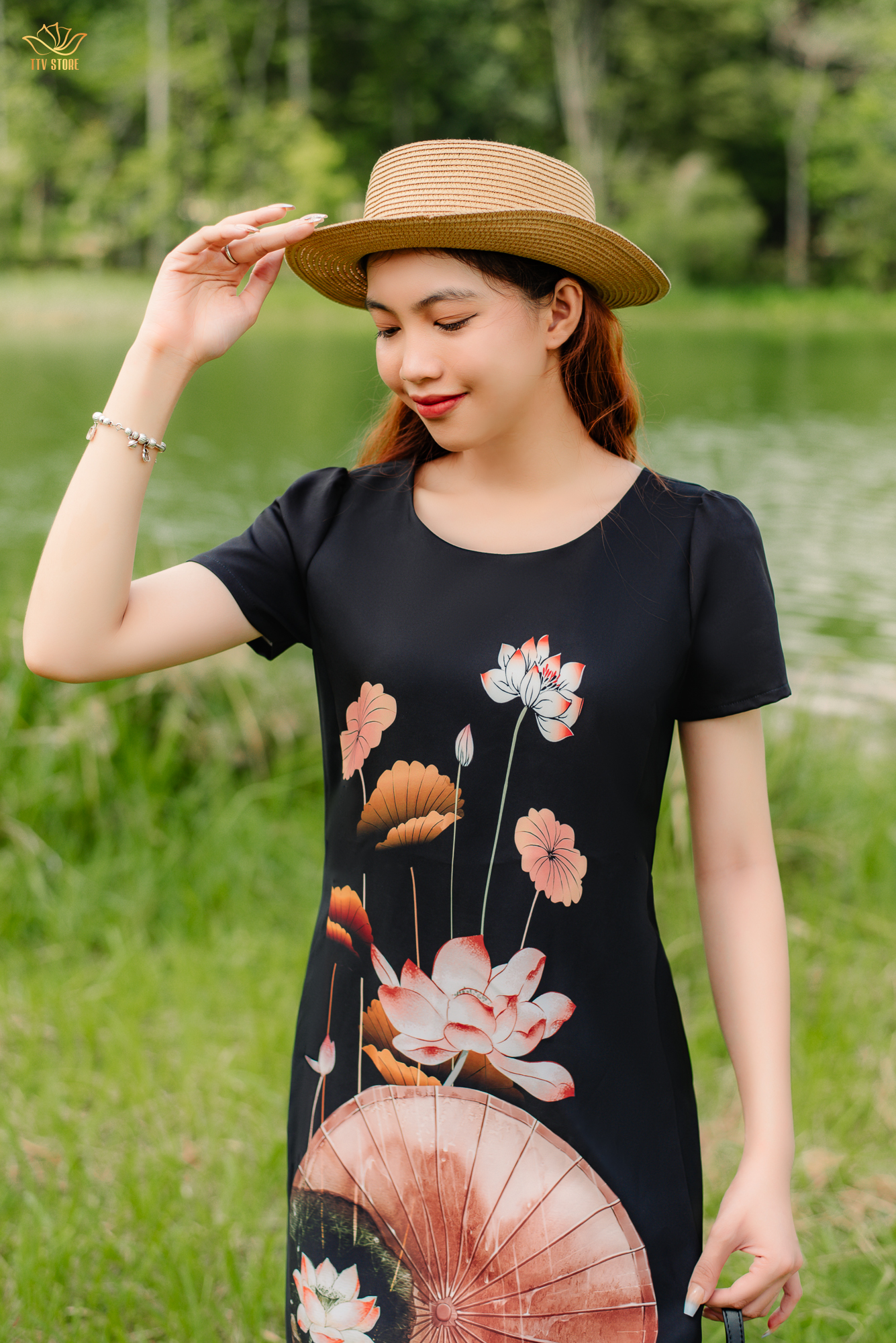 Đầm suông thiết kế trung niên cao cấp sang trọng Cổ tròn tay ngắn màu Đen họa tiết TTV STORE TTV1399
