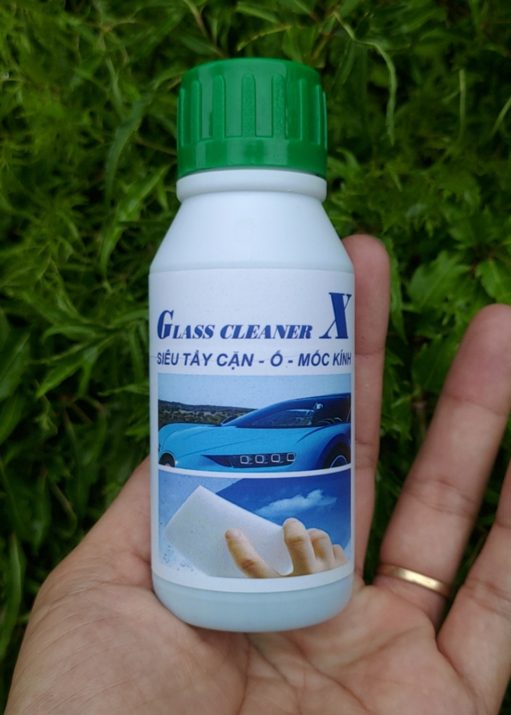 Chai tẩy ố kính ô tô trong sáng như mới, gương kính nhà, vệ sinh làm sạch các vết ố mốc giúp kính bóng loáng
