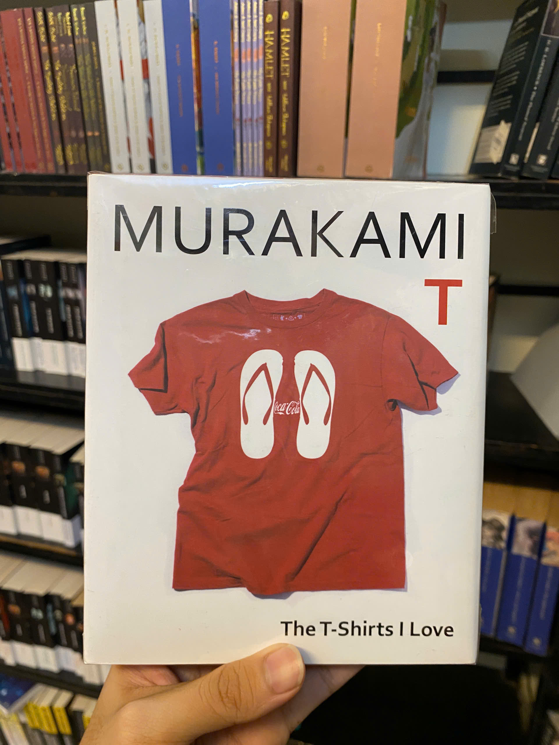 Sách - The T-Shirts I Love by Haruki Murakami | Japanese Literature /  Essays /  Memoir / Biography in English / Ngoại văn Nhập khẩu