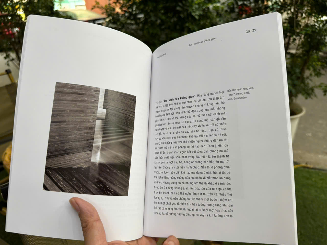 BẦU KHÔNG KHÍ – Peter Zumthor – NXB Xây Dựng