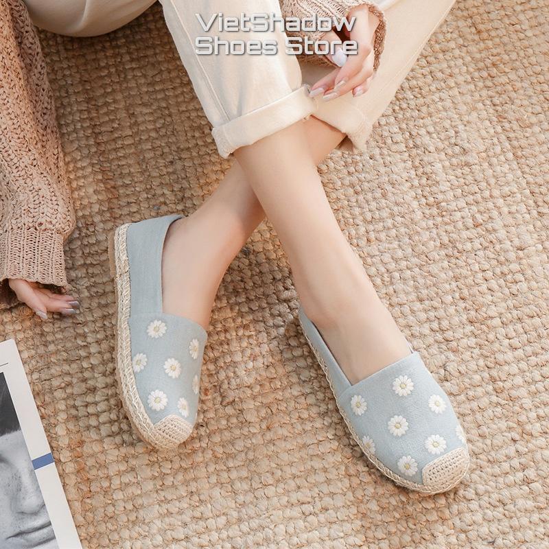 Slip on cói nữ - Giày lười vải thêu bông cúc - Chất liệu vải bố 3 màu (xanh), (xám) và (khaki) - Mã SP X-18