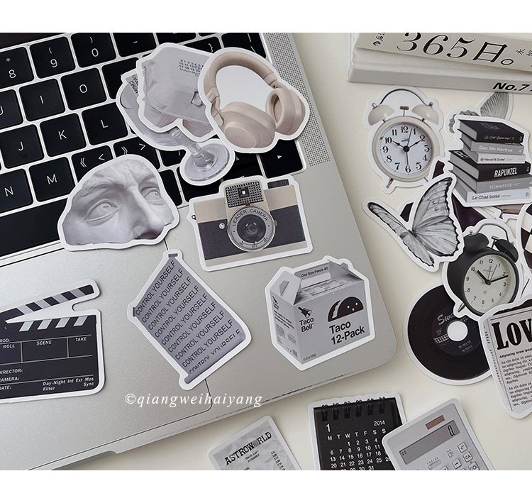 Sticker decal chủ đề đen trắng vintage classic dán laptop , điện thoại,bình nước hình dán trang trí