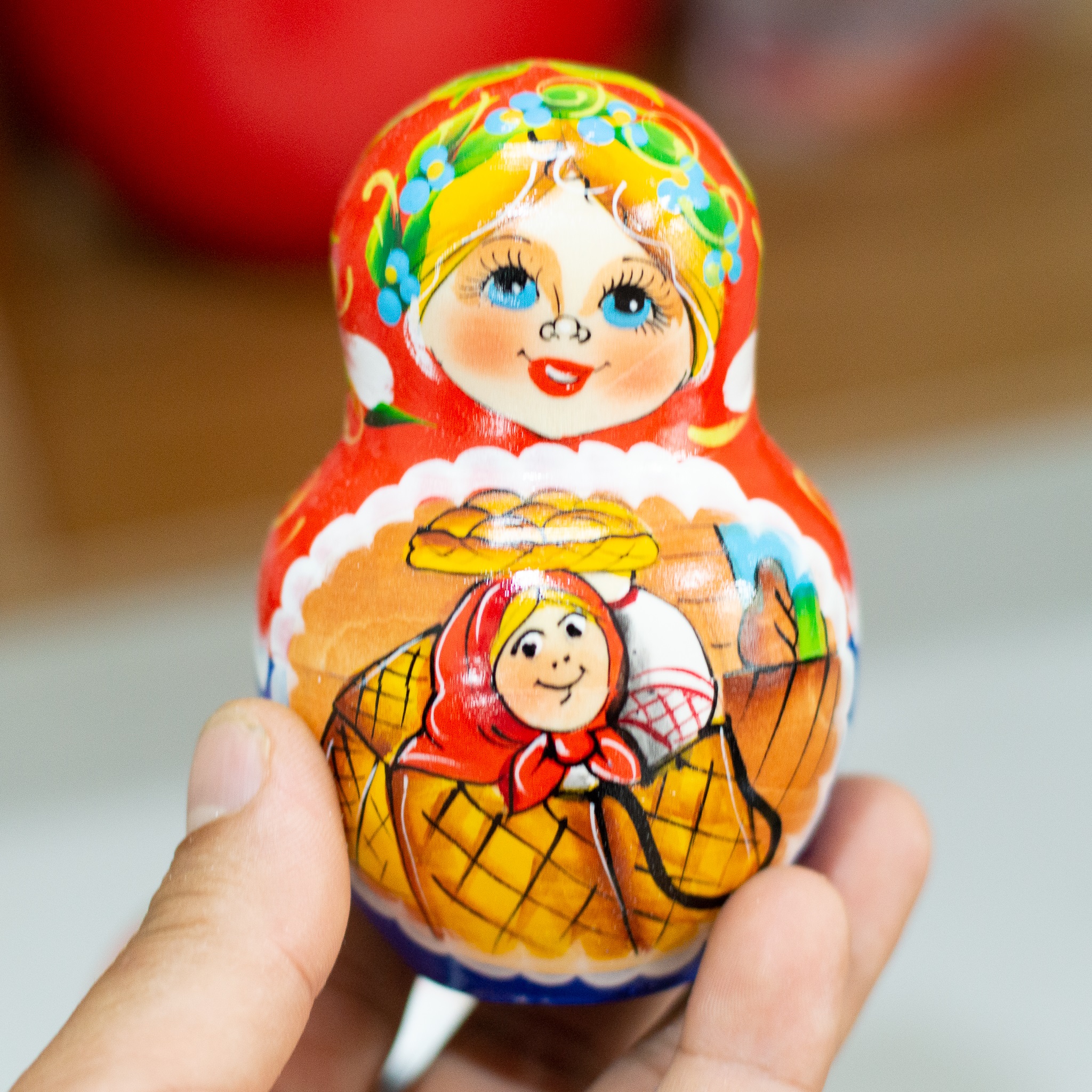 BỘ BÚP BÊ MATRYOSHKA 7 LỚP DÁNG TRÒN CAO 16CM VẼ HOA VĂN "CÔ BÉ KATIA VÀ CHÚ GẤU MISA"