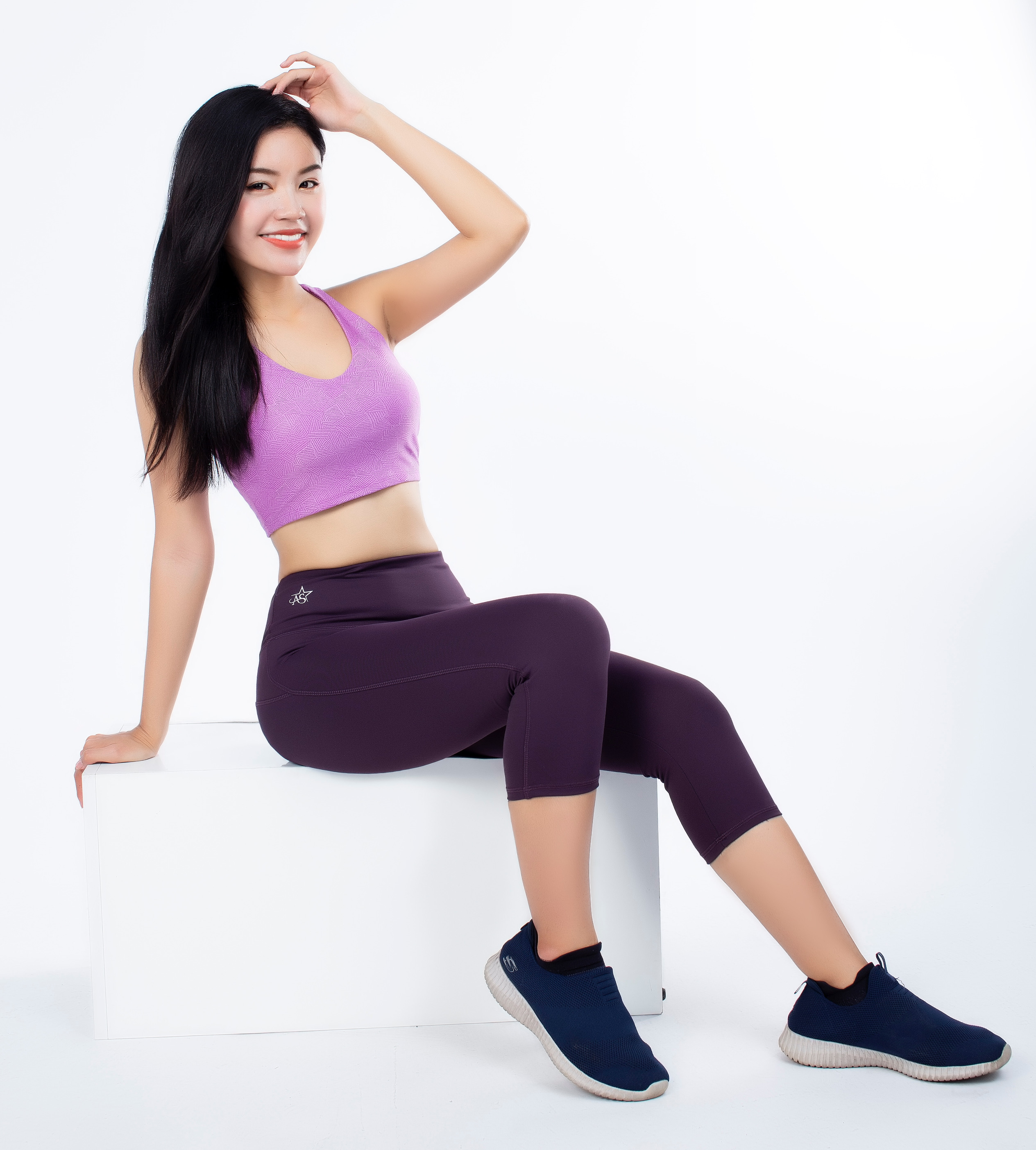 Quần lửng legging thể thao nữ trơn chỉ nổi nâng mông màu Tím ruốc - QL504