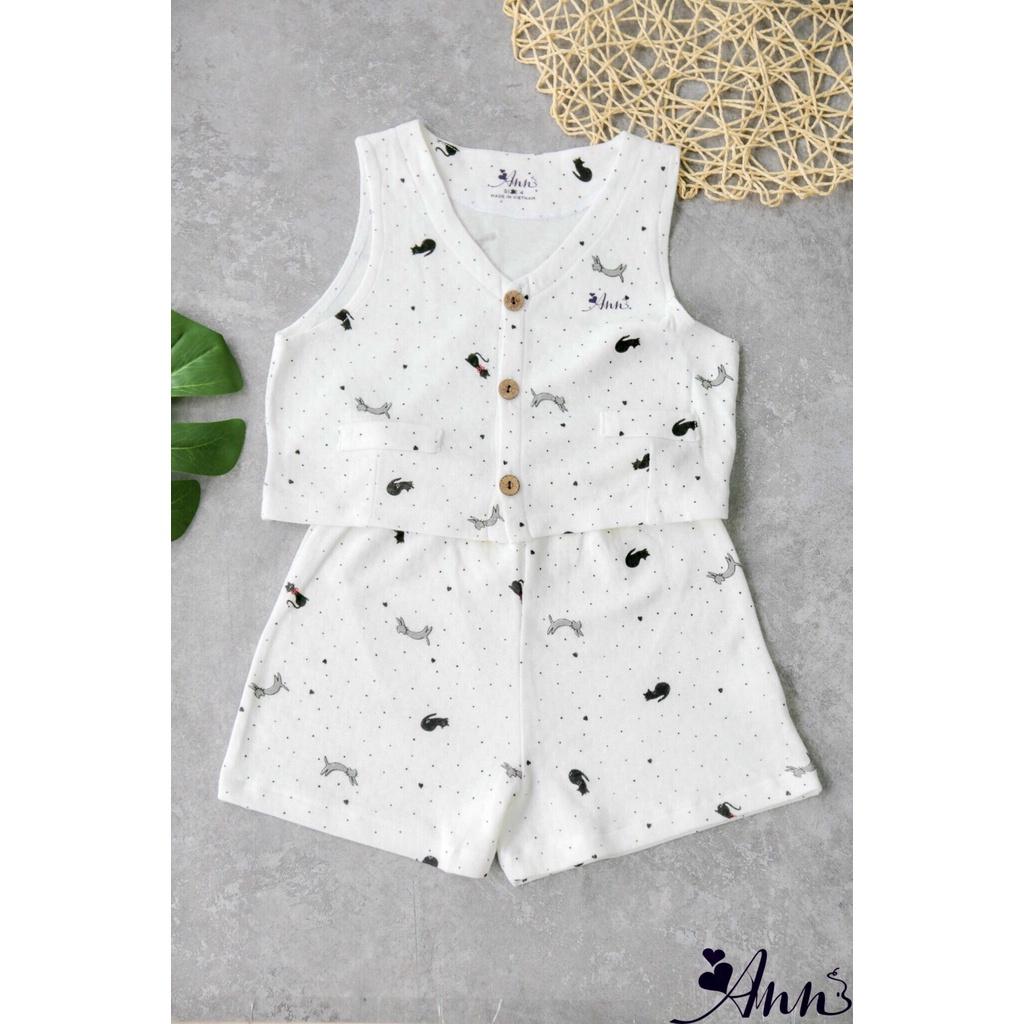 Đồ bộ sát nách có thể phối với áo thun cho bé