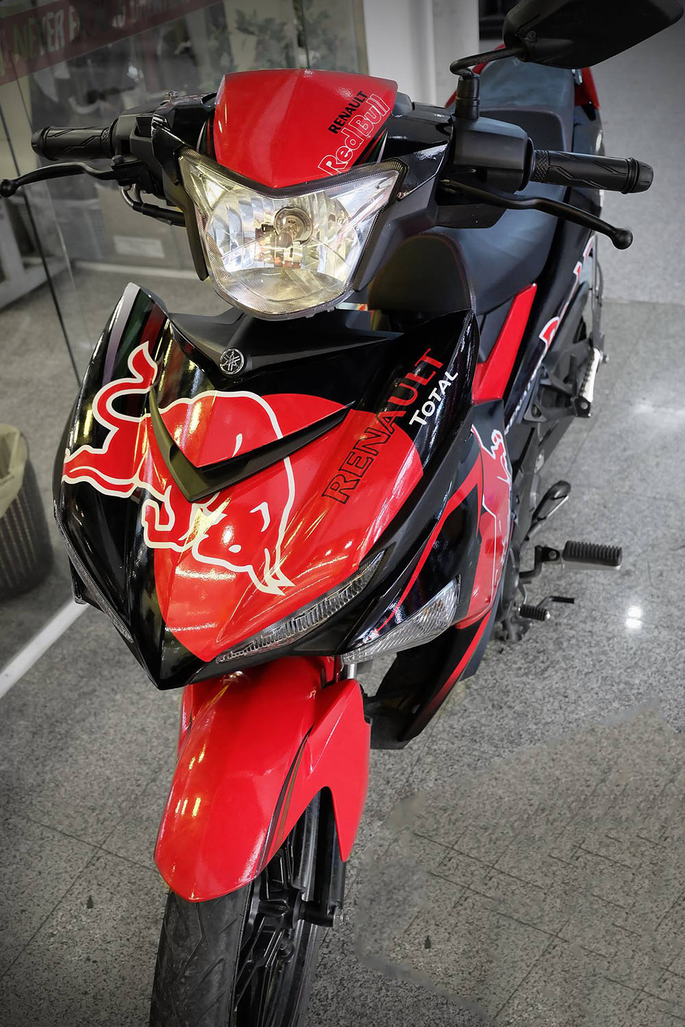 Tem trùm Exciter 150 Red Bull