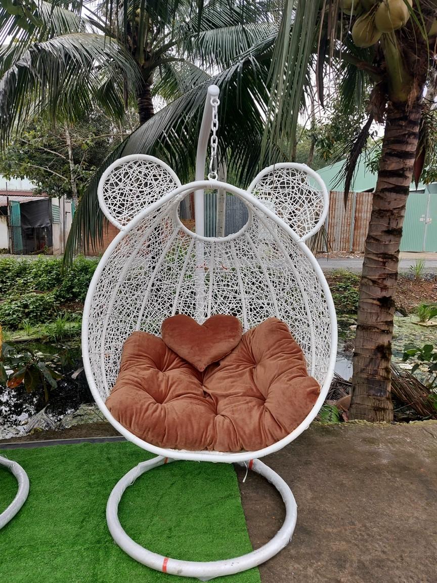 Xích đu màu trắng kiểu gấu sang trọng