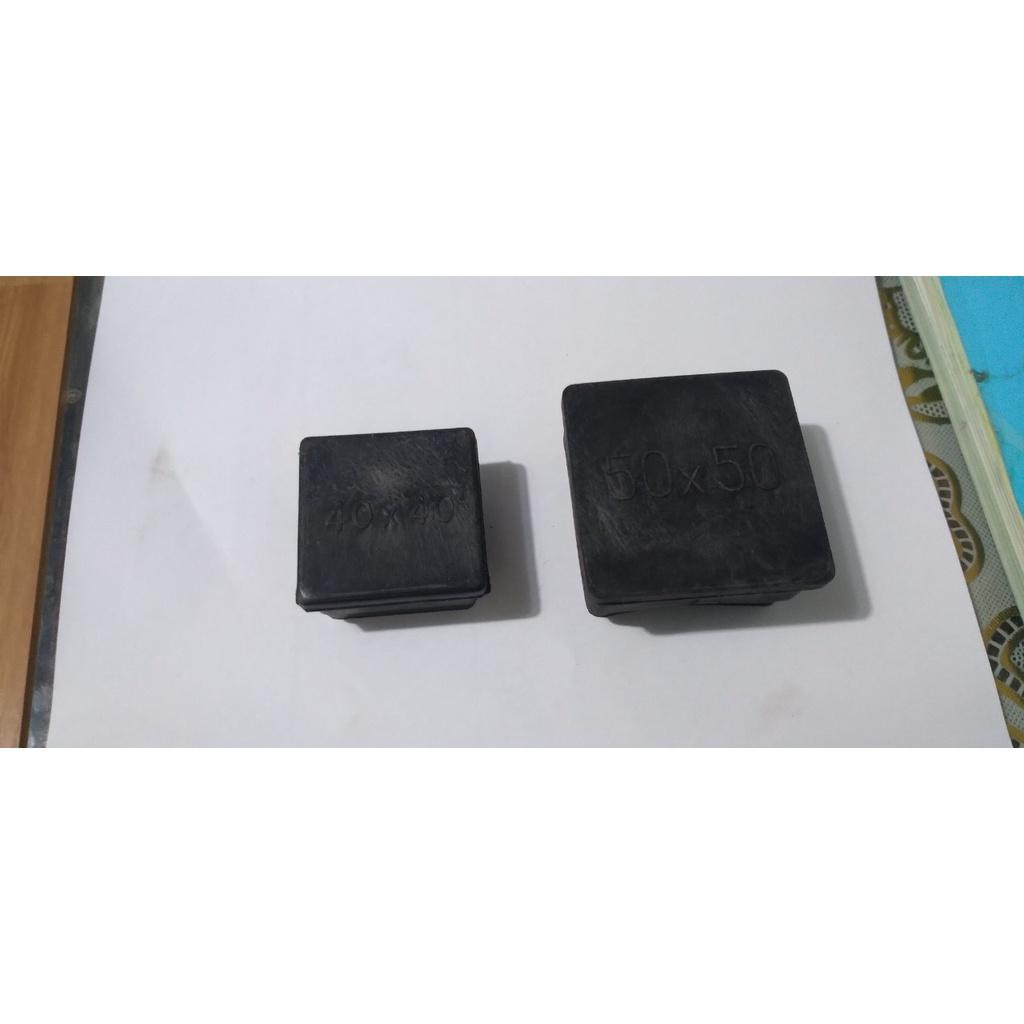 COMBO Bộ 10 chiếc Bịt nhựa loại 25x25, bịt đầu ống sắt hộp, núm, chụp, chân đế, nút cao su, chân bàn, ghế, ống hộp.