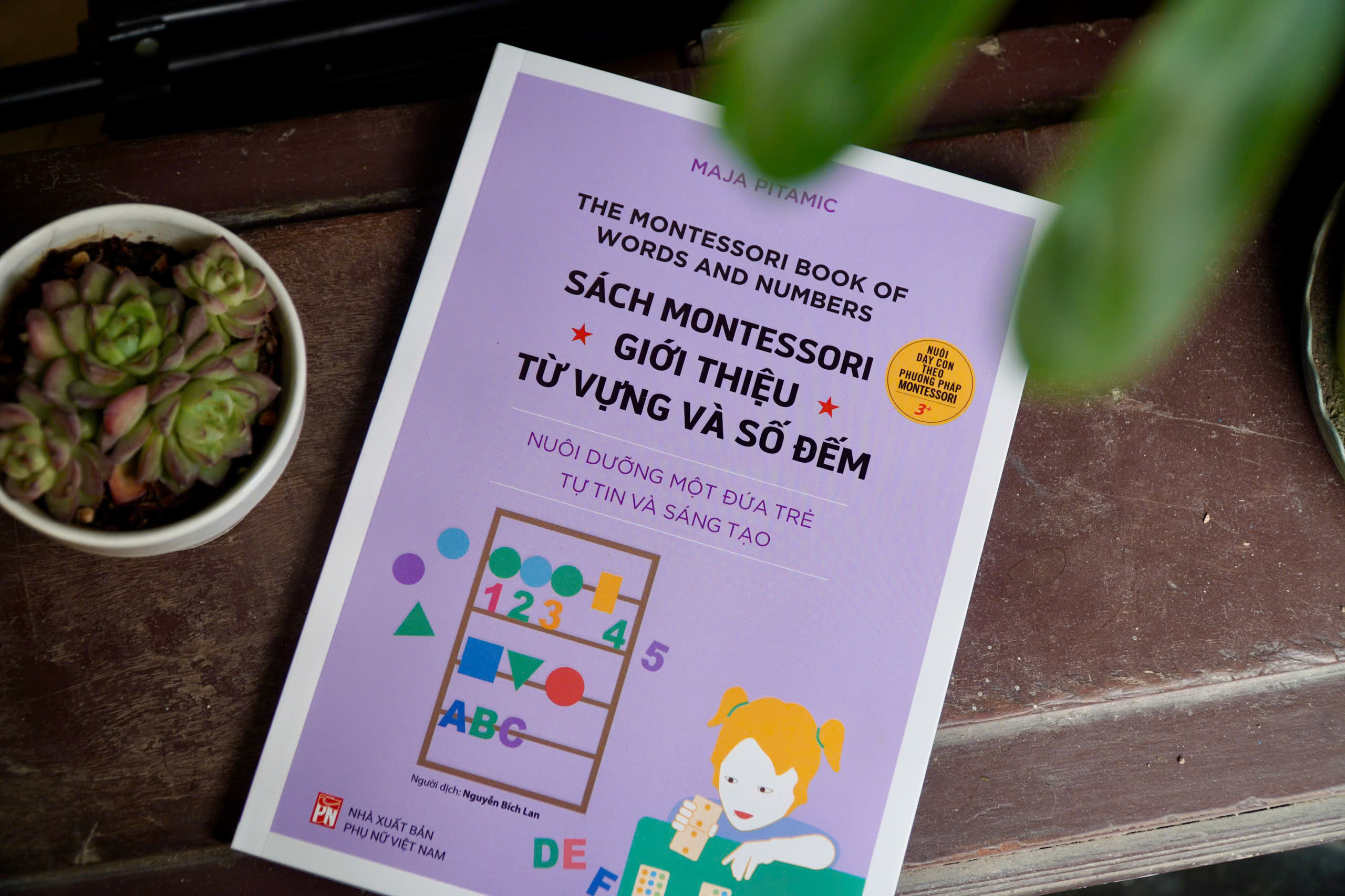 Sách Montessori – Giới Thiệu Từ vựng Và Số Đếm