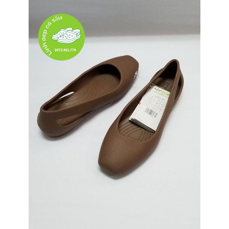 Giày nhựa cross nữ Laura Flat màu nâu nhẹ, thoáng, hàng xịn, full box