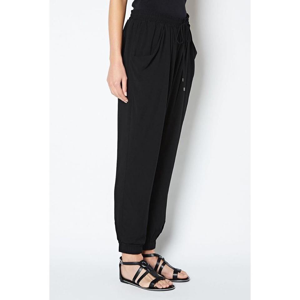 Quần jogger đen xuất xịn