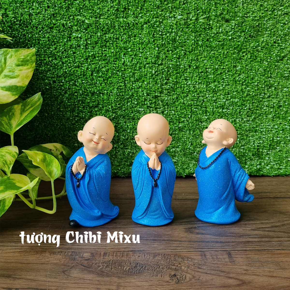 Bộ 03 tượng An Nhiên 13cm chú tiểu áo xanh dương đứng đeo chuỗi kèm chân đế giả đá