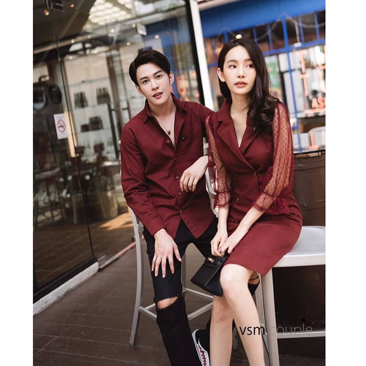 Đồ đôi Áo đôi áo cặp váy sơ mi phối ren nam nữ màu đỏ đô Hàn Quốc AV95 Đđi biển chụp hình cưới - Smice House