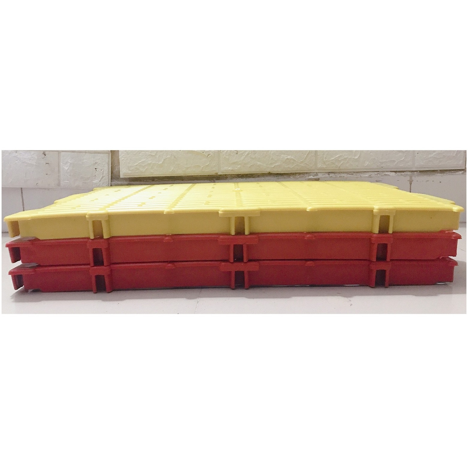3 Tấm Nhựa Lót Sàn Chuồng Chó, Chuồng Heo, Mèo... Kích thước 40×55x3.5cm Có Thể Ghép Vào Nhau, Nhiều Màu - Tấm nhựa lót sàn đa năng Nhiều Màu!