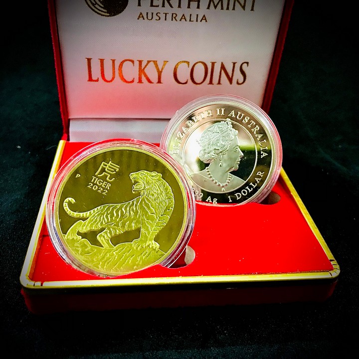 Cặp Tiền Xu Hình Con Cọp Úc Mạ Vàng Bạc 2022 tặng hộp nhung, Dùng để trưng bày trên bàn sách, bàn làm việc, kích thước 4cm, màu vàng và bạc - TMT Collection - SP005385