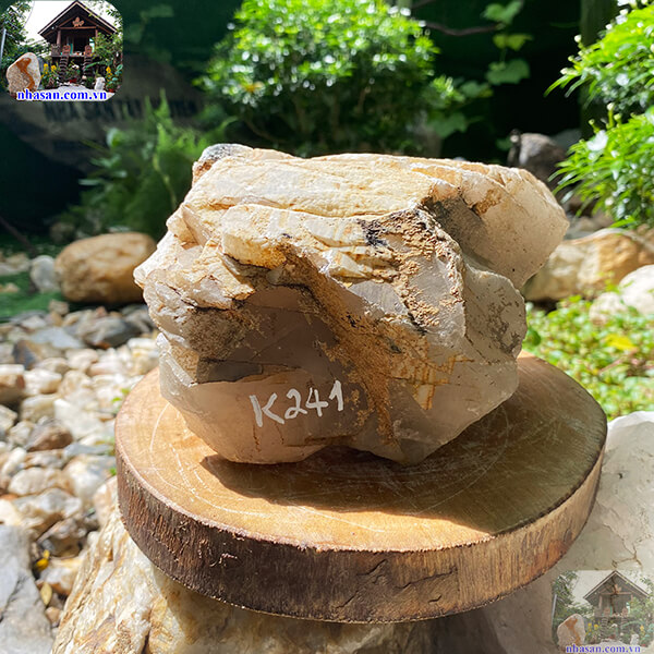 Đá thạch anh thô để trang trí nội thất - 2.75kg