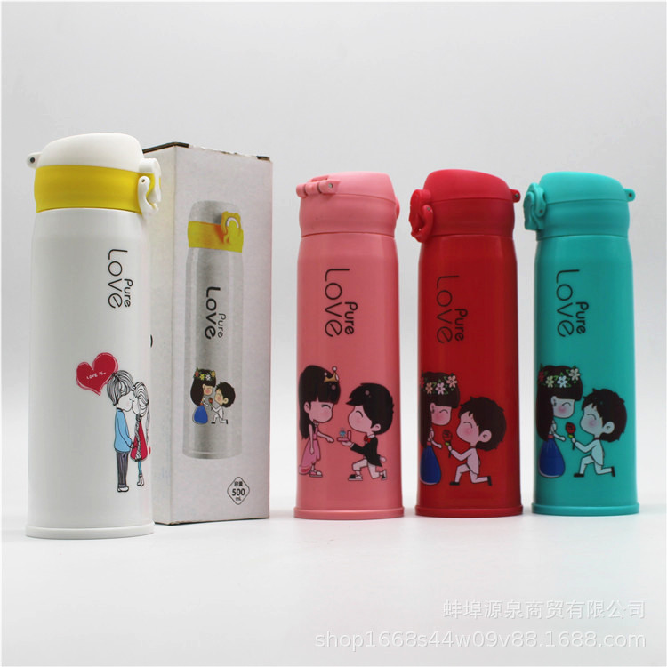 Bình Nước Thủy Tinh Bọc Nhựa Cách Nhiệt Hình Chibi Love Nắp Cài 450ml Siêu Hot