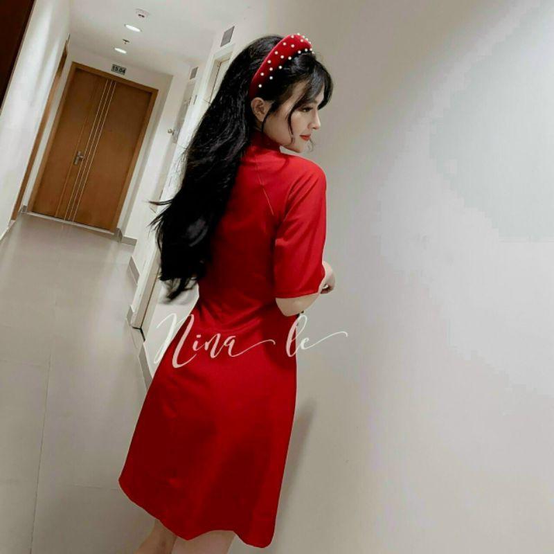 Đầm cổ tàu thêu hoạ tiết
